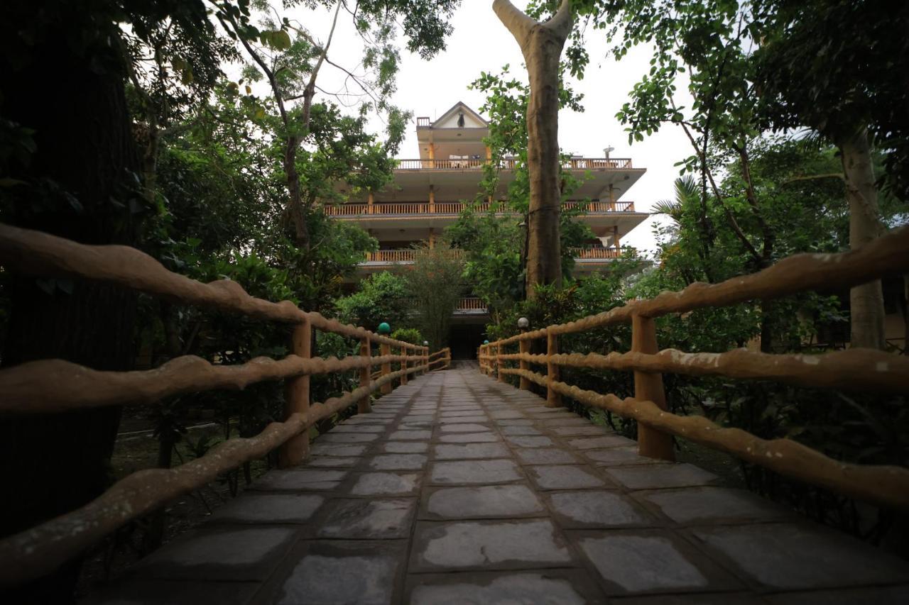 Chitwan Gaida Lodge - Animal Lovers & Birdwatchers Paradise Sauraha Exterior foto