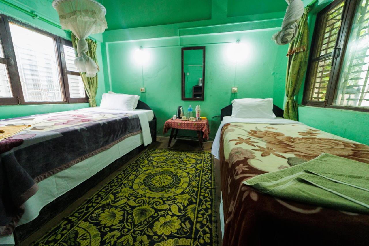 Chitwan Gaida Lodge - Animal Lovers & Birdwatchers Paradise Sauraha Exterior foto
