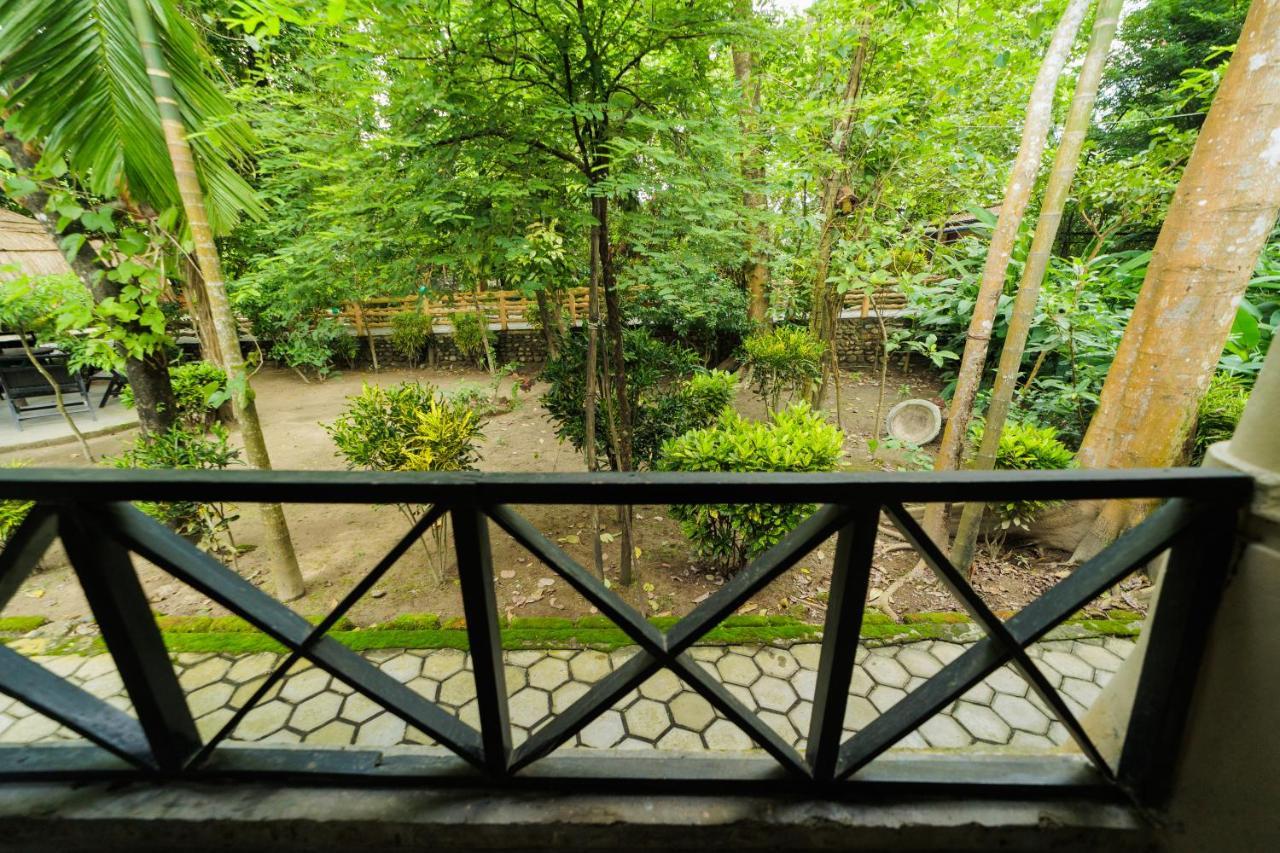 Chitwan Gaida Lodge - Animal Lovers & Birdwatchers Paradise Sauraha Exterior foto