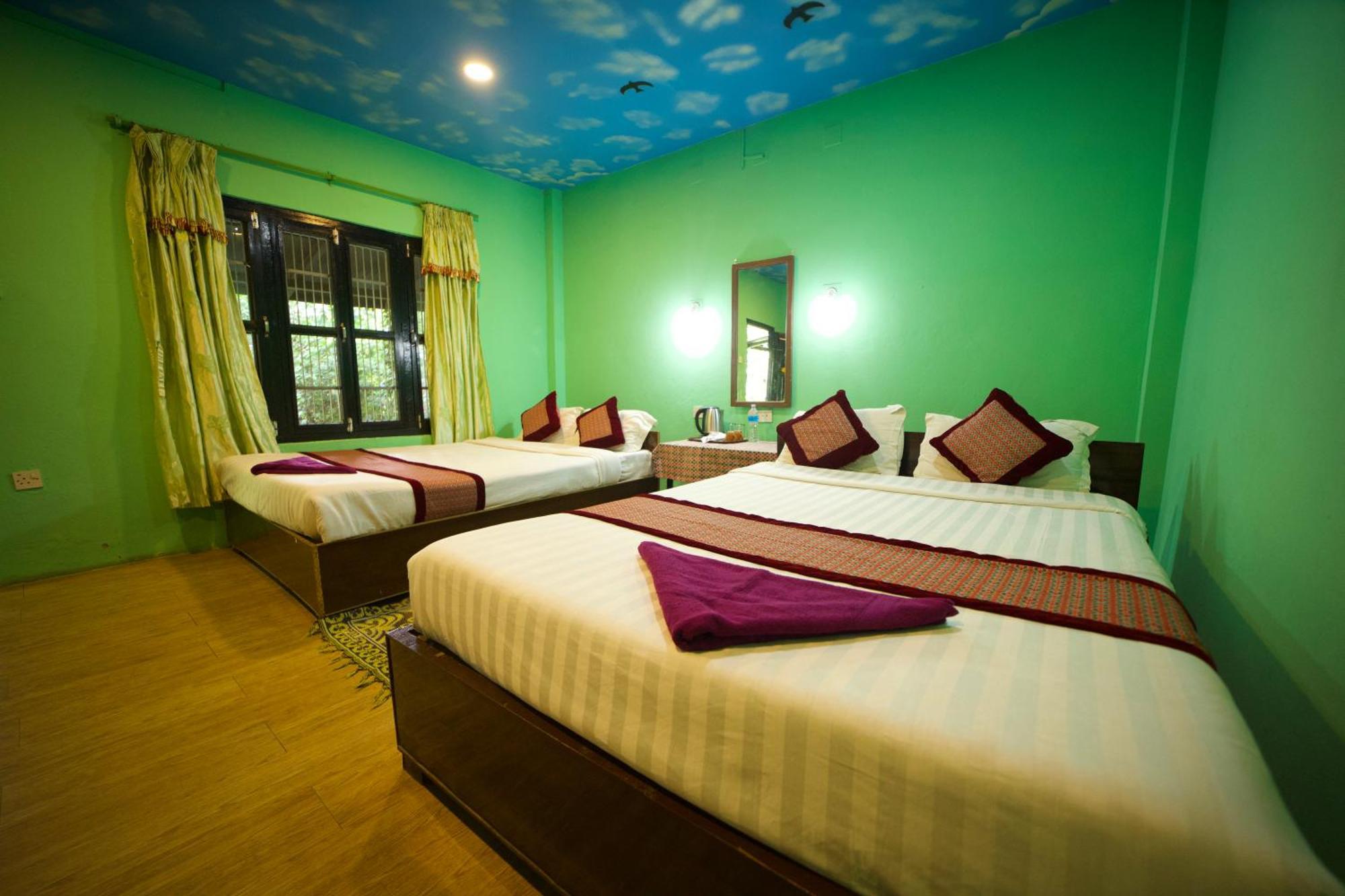 Chitwan Gaida Lodge - Animal Lovers & Birdwatchers Paradise Sauraha Exterior foto