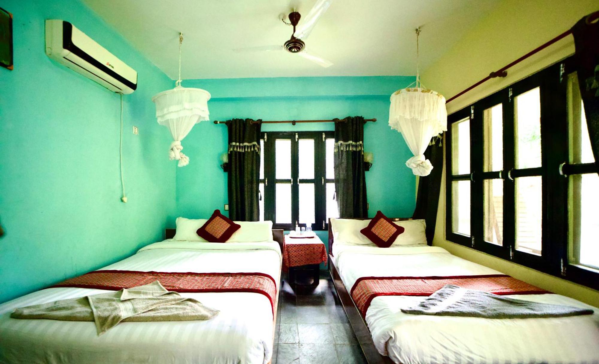 Chitwan Gaida Lodge - Animal Lovers & Birdwatchers Paradise Sauraha Exterior foto
