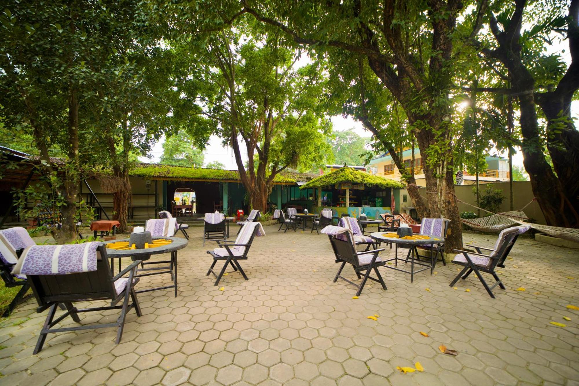 Chitwan Gaida Lodge - Animal Lovers & Birdwatchers Paradise Sauraha Exterior foto